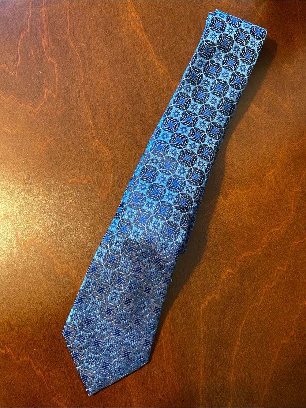 Elegant Blue Geometric Men's Tie
